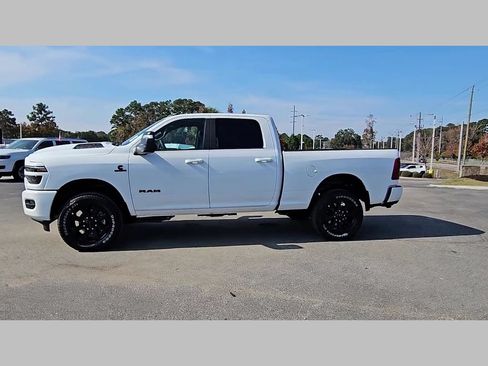 New 2026 RAM 2500 Laramie w/ Night Edition AWD/4WD image 28