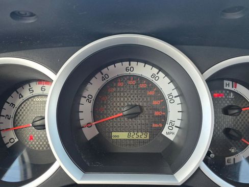 Used 2012 Toyota Tacoma 4x4 Regular Cab image 8