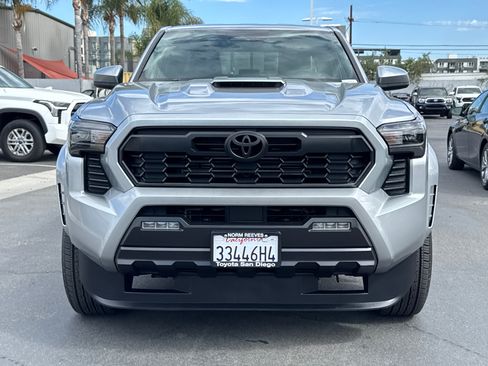 Used 2025 Toyota Tacoma TRD Sport AWD/4WD image 7