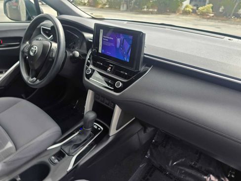 Used 2025 Toyota Corolla Cross AWD Hybrid image 11