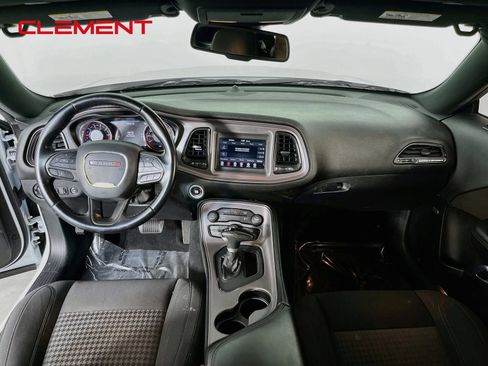 Used 2023 Dodge Challenger SXT RWD image 12