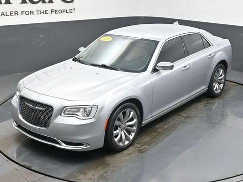 Used 2020 Chrysler 300 Touring L w/ Quick Order Package 2EF image 43