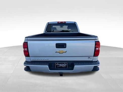 Used 2018 Chevrolet Silverado 1500 Custom w/ Custom Value Package AWD/4WD image 8