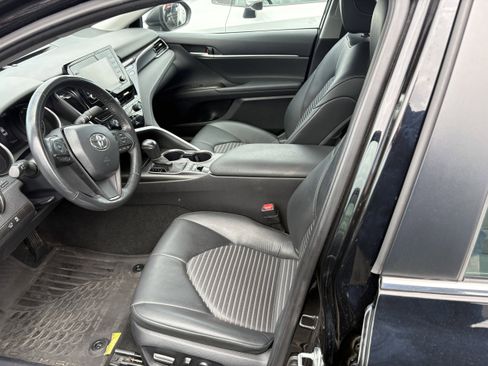 Used 2024 Toyota Camry SE AWD/4WD image 4