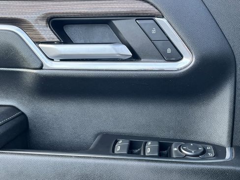 Used 2024 Chevrolet Silverado 1500 LT image 9