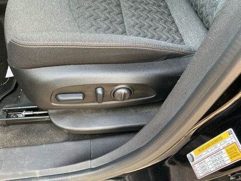 Used 2024 Chevrolet Equinox LT image 11