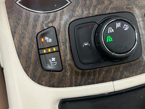 Used 2020 GMC Acadia Denali AWD/4WD image 26