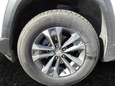 Used 2025 Chevrolet Equinox LT w/ Safety and Technology Package image 25