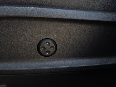 Certified 2023 Mercedes-Benz GLB 250 image 10