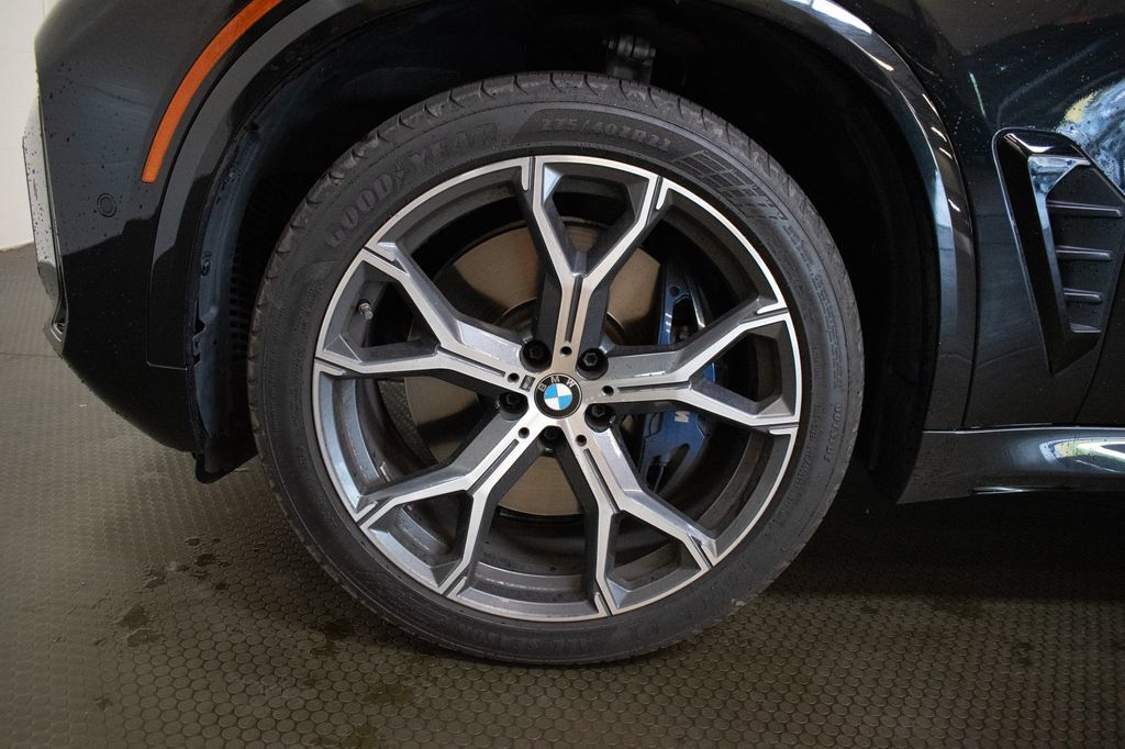 Used 2025 BMW X5 M60i w/ Climate Comfort Package AWD/4WD image 9