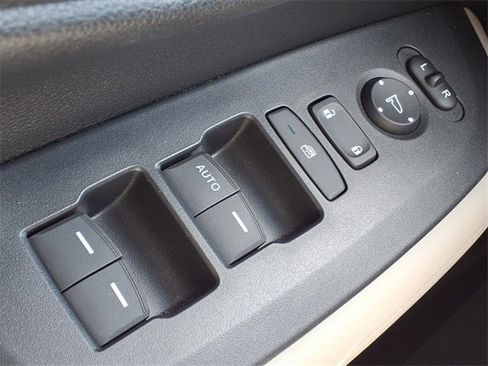 Used 2024 Honda HR-V LX image 19