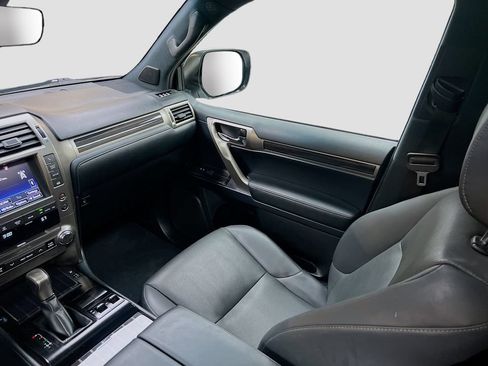 Used 2020 Lexus GX 460 Premium w/ Premium Package AWD/4WD image 26