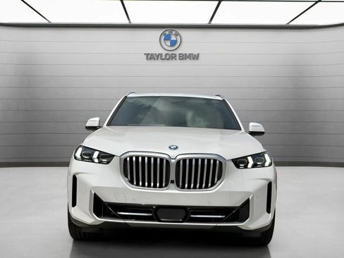 Certified 2025 BMW X5 xDrive50e w/ Executive Package image 2