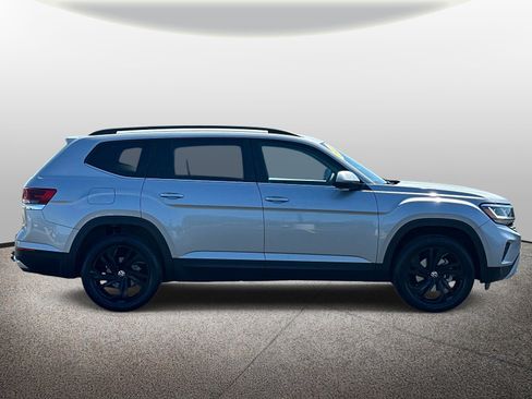 Used 2023 Volkswagen Atlas SE w/ Black Wheel Package AWD/4WD image 5