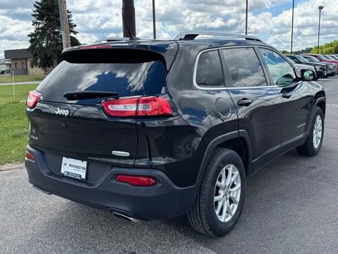 Used 2015 Jeep Cherokee Latitude w/ Cold Weather Group AWD/4WD image 34