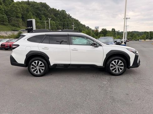 Certified 2025 Subaru Outback Premium AWD/4WD image 13