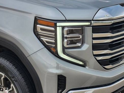 Used 2025 GMC Sierra 1500 SLT image 9