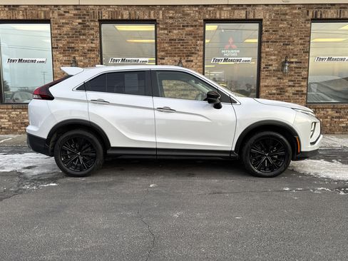 Used 2022 Mitsubishi Eclipse Cross LE image 6
