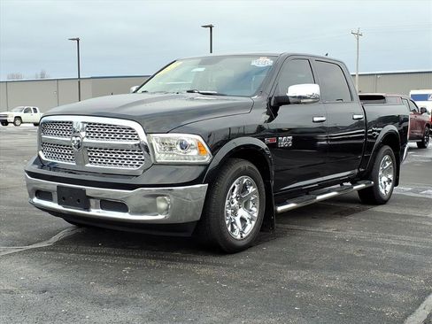 Used 2018 RAM 1500 Laramie w/ Convenience Group image 5