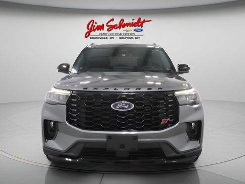 Used 2025 Ford Explorer ST AWD/4WD image 3