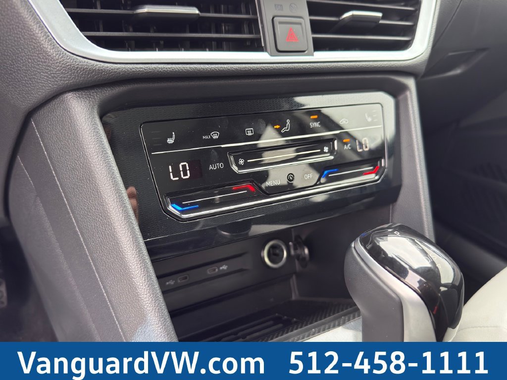 Used 2025 Volkswagen Taos SE FWD image 14