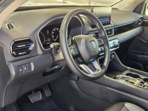 Used 2025 Honda Pilot EX-L image 12