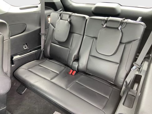 Used 2023 Ford Explorer XLT w/ Equipment Group 202A AWD/4WD image 19