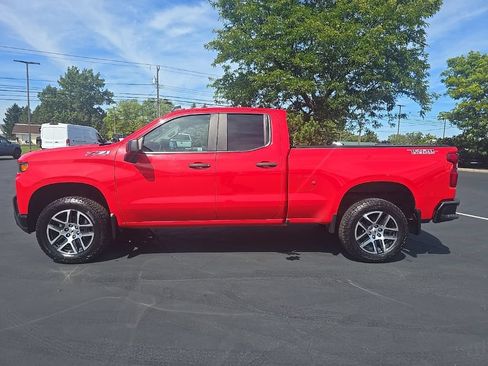 Used 2019 Chevrolet Silverado 1500 Custom Trail Boss w/ Custom Convenience Package AWD/4WD image 3