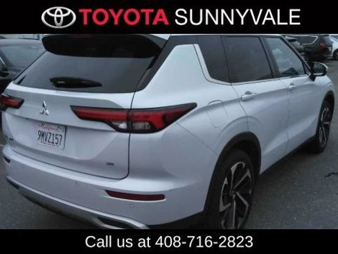 Used 2024 Mitsubishi Outlander SE FWD image 2