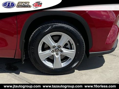Used 2020 Toyota Highlander LE AWD/4WD image 9