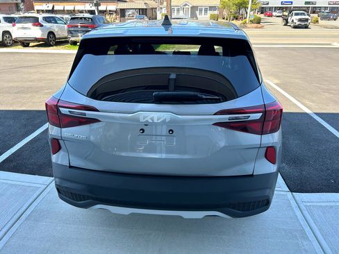 Used 2022 Kia Seltos LX image 11