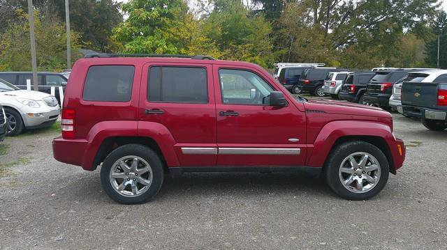 Used 2012 Jeep Liberty Sport AWD/4WD image 3