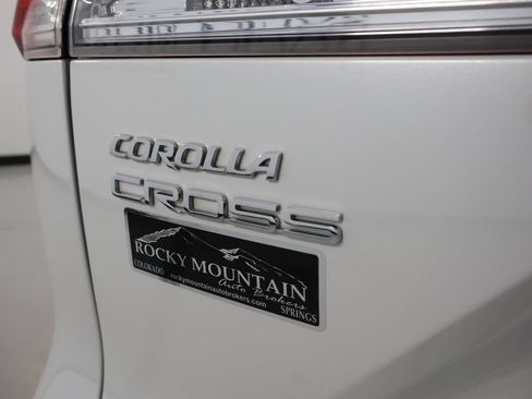 Used 2024 Toyota Corolla Cross LE AWD/4WD image 10