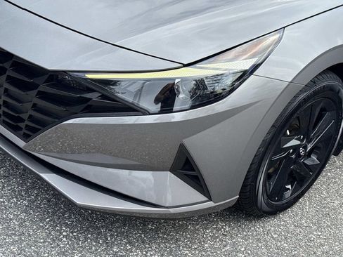 Used 2023 Hyundai Elantra SEL FWD image 9