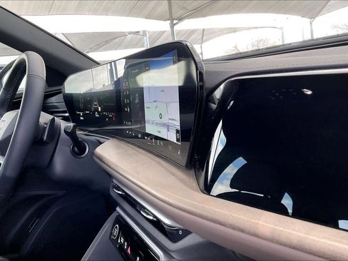 Used 2025 Audi Q5 Premium w/ Convenience Package image 18