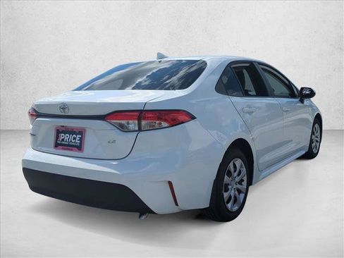 Certified 2026 Toyota Corolla LE FWD image 5