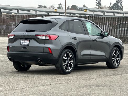 Certified 2022 Ford Escape SE w/ SE Sport Appearance Package image 4