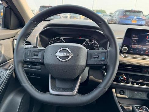 Certified 2025 Nissan Rogue SV FWD image 12