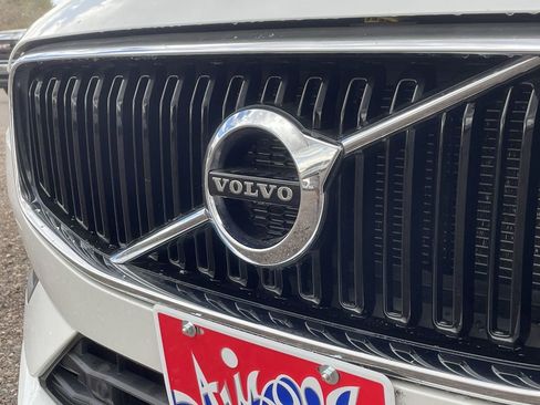 Used 2021 Volvo XC60 T5 Momentum w/ Premium Package image 31