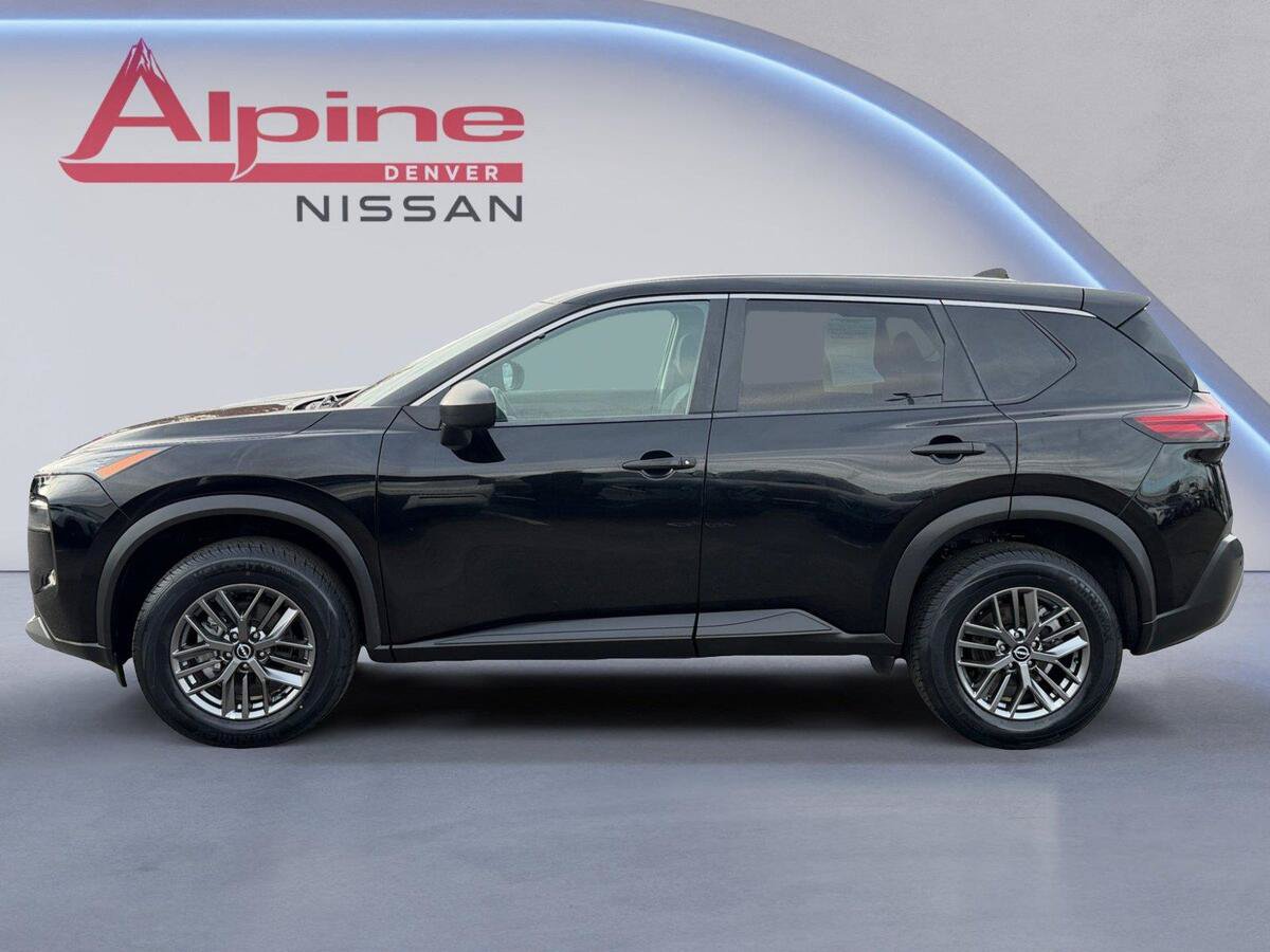 Used 2023 Nissan Rogue S AWD/4WD image 2