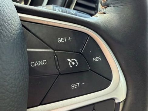 Used 2018 Jeep Compass Limited w/ Navigation Group image 26