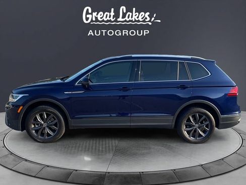 Used 2023 Volkswagen Tiguan SE AWD/4WD image 2