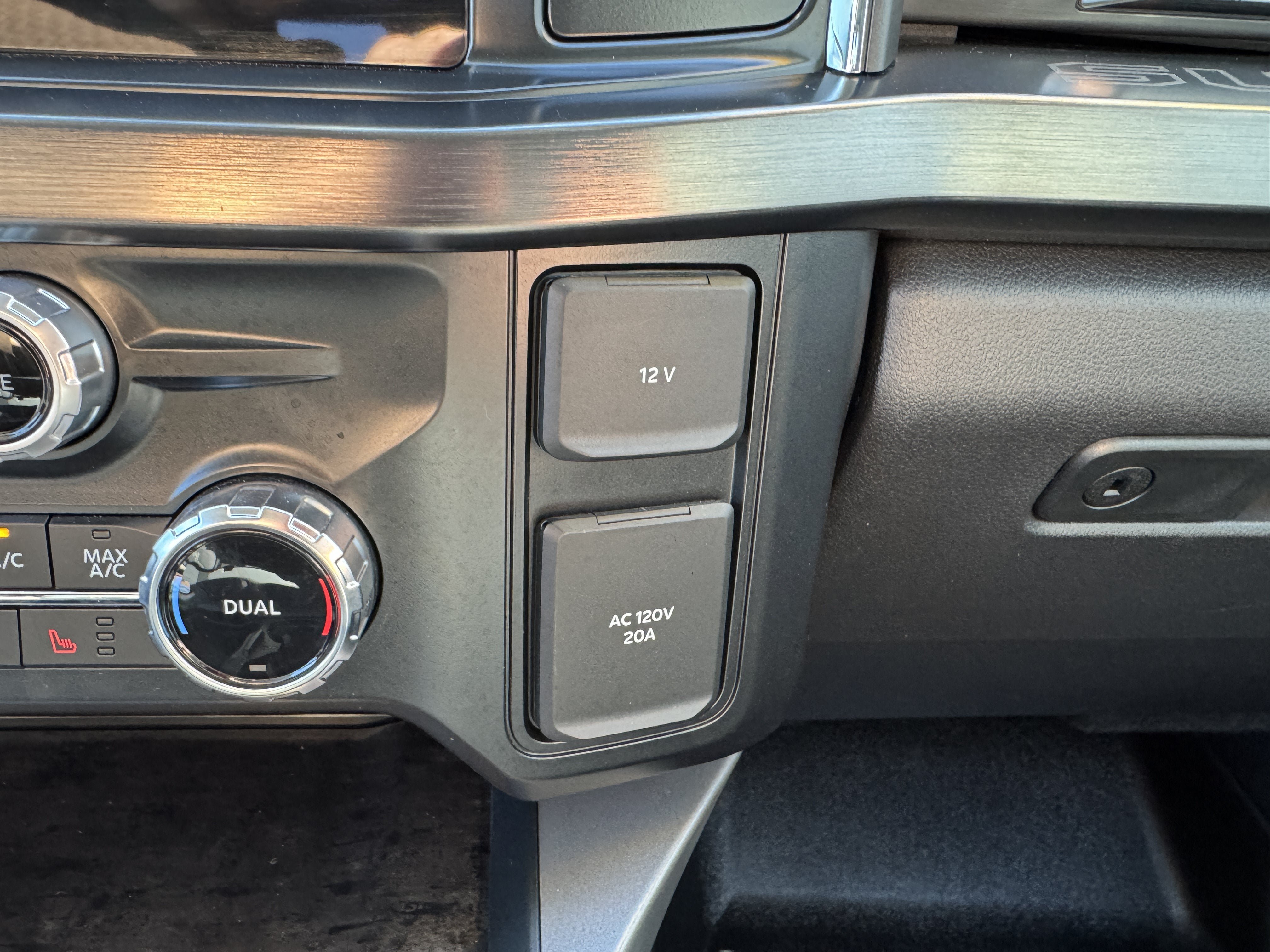 Used 2024 Ford F350 Lariat w/ Lariat Ultimate Package AWD/4WD image 22