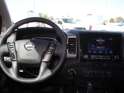 Used 2022 Nissan Frontier SV w/ Technology Package AWD/4WD image 17