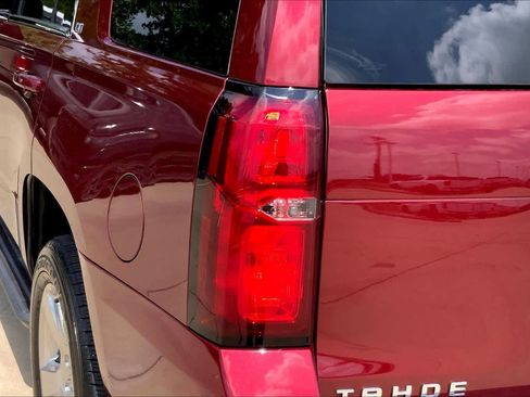 Used 2019 Chevrolet Tahoe LT w/ Luxury Package RWD image 28