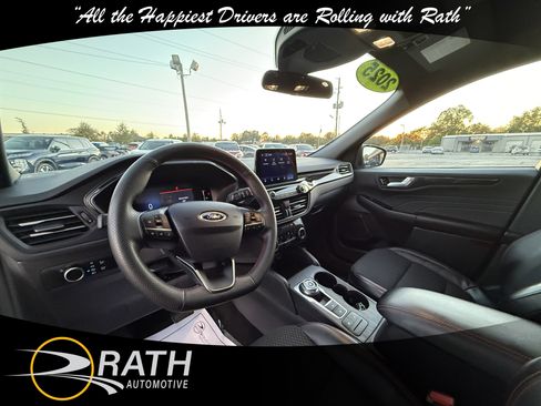 Used 2025 Ford Escape ST-Line image 14