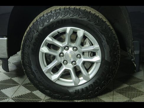 Used 2022 Chevrolet Silverado 1500 LT image 11