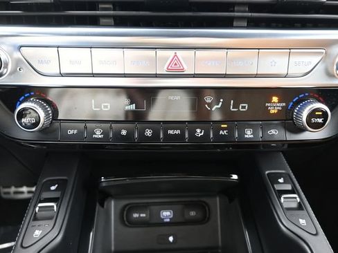 Used 2022 Kia Telluride SX image 16