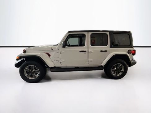 Used 2020 Jeep Wrangler Unlimited Sahara AWD/4WD image 9