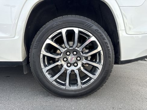 Used 2020 GMC Acadia Denali w/ Denali Ultimate Package image 3